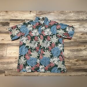 Go Barefoot Tropical Print Men's Button Up Shirt